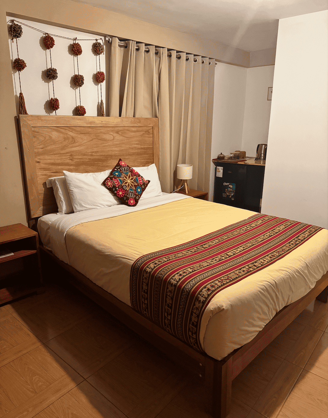 Ayllu Bed and Breakfast - Queen Bed Room